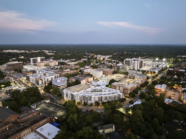 1133 on the Square: Luxury high-rise apartments in the vibrant city center