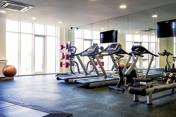 fitness center at Bradstowe House Apartments