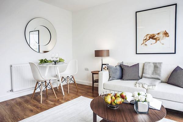 living room at Bradstowe House Apartments