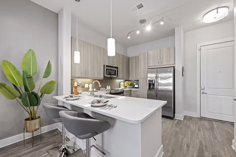 dining room at Circa Uptown Apartments