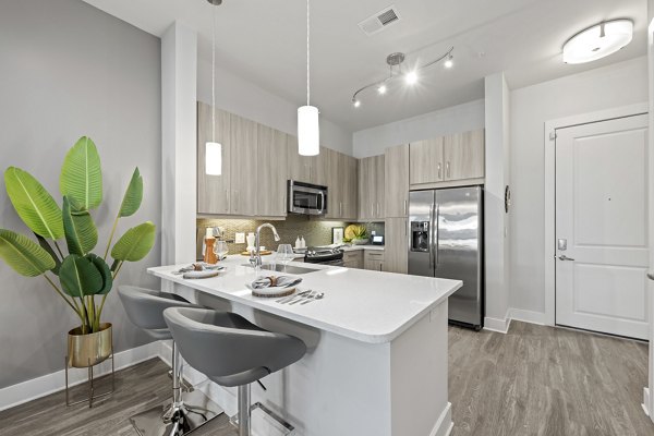 dining room at Circa Uptown Apartments