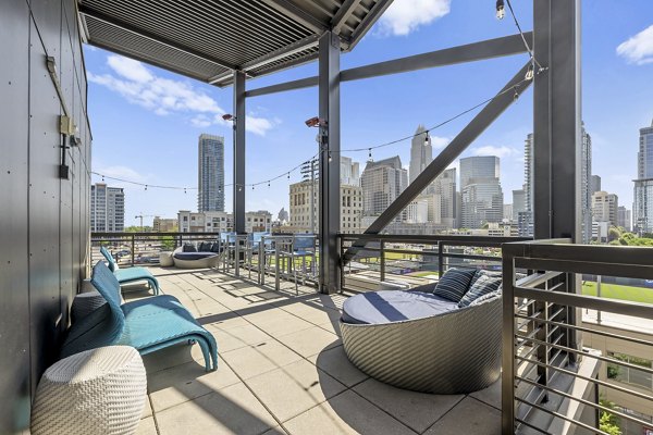 patio at Circa Uptown Apartments