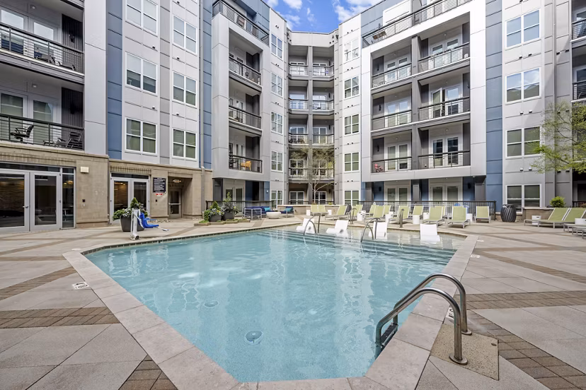 pool at Circa Uptown Apartments