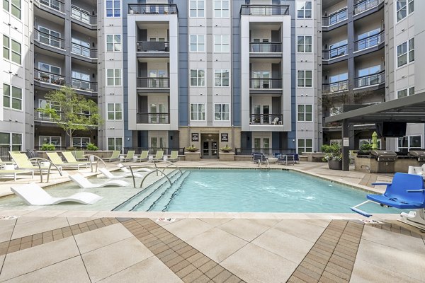 pool at Circa Uptown Apartments