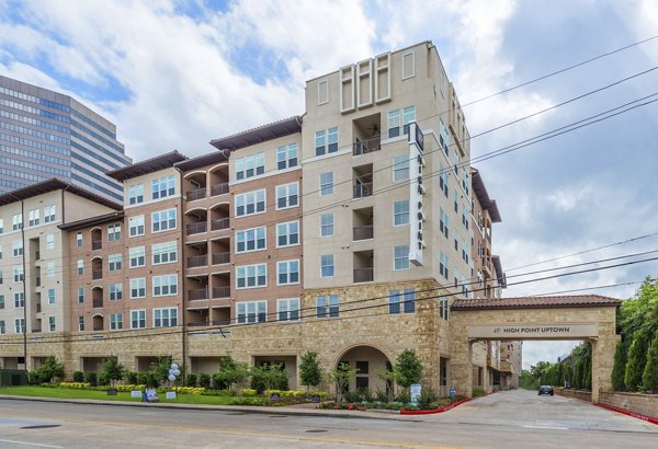 exterior at High Point Uptown Apartments