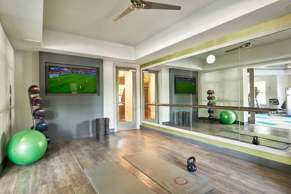 fitness room at 1010 Dilworth Apartments