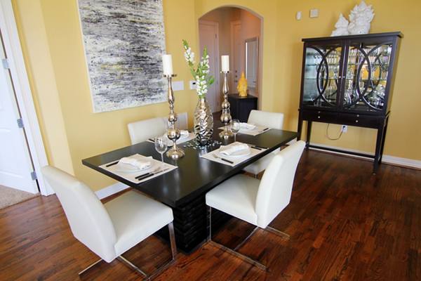 dining room at Dominion Post Oak Apartments
