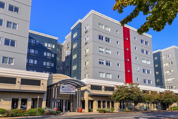 VUE25 Apartments: Contemporary building with luxury design elements in Tacoma