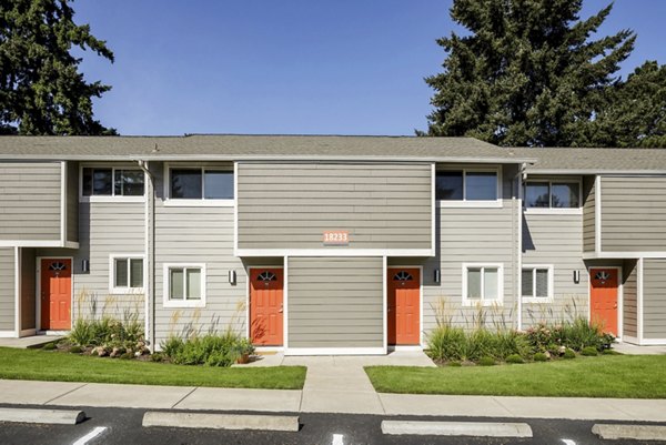 Lineage at Willow Creek: Elegant of luxury apartments in scenic surroundings