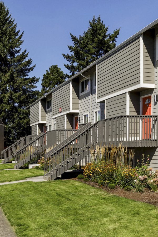 Lineage at Willow Creek: Elegant of luxury apartments in prime location