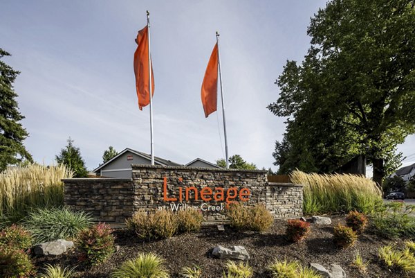 Lineage at Willow Creek: Contemporary luxury apartments in the vibrant neighborhood setting