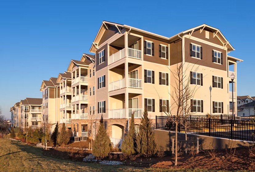 River Oaks Apartments: Elegant of luxury apartments in a serene residential area