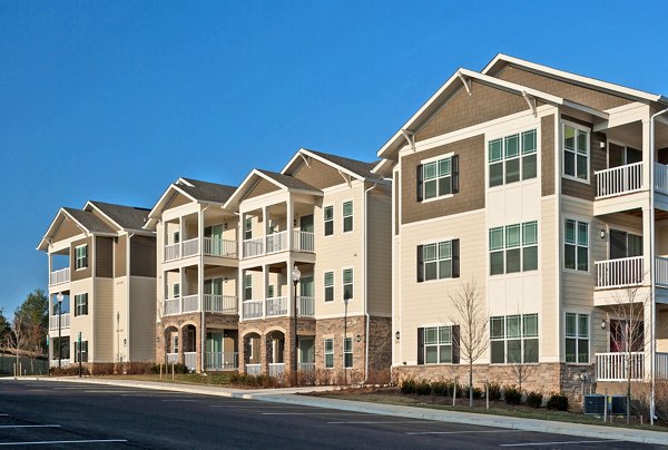 River Oaks Apartments: Sophisticated luxury high-rise apartments in urban setting