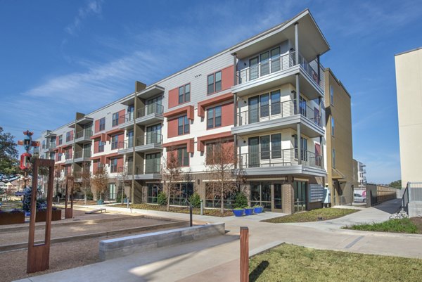 exterior at Eastbank at Waterside Apartments