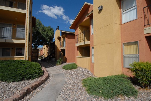Arrowhead Pointe Apartments: Elegant view showcasing luxury living in a serene setting