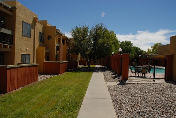 exterior at Entrada Pointe Apartments
