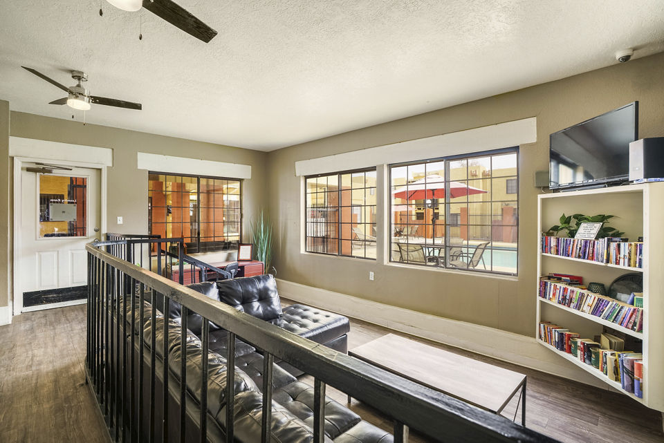 clubhouse at Entrada Pointe Apartments