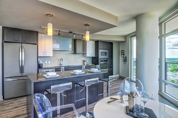 dining room at Adaire Apartments