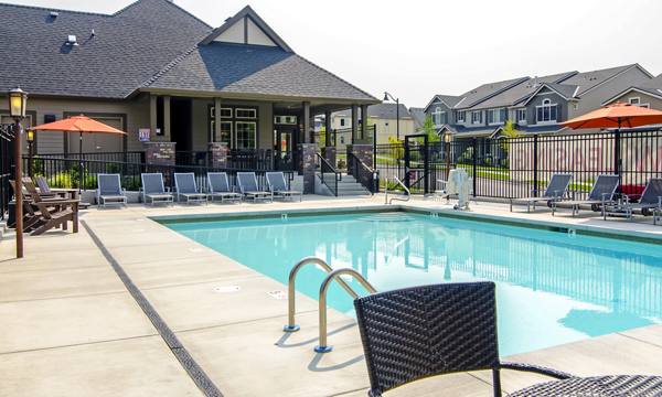 pool at North Bethany Ridge Apartments