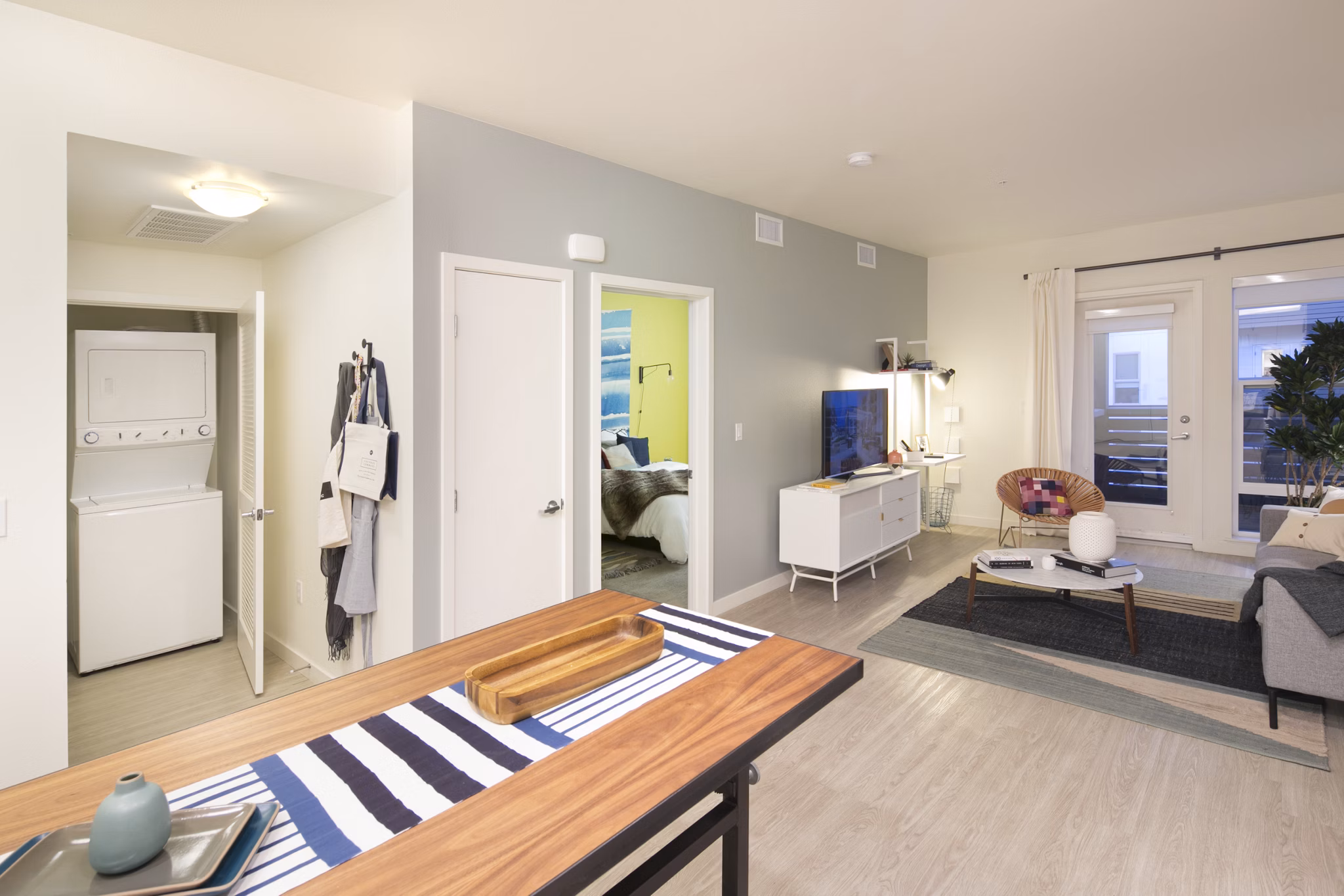 Dining area with modern furnishings at Foundry Commons Apartments in a vibrant San Francisco neighborhood
