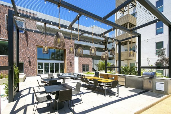 grill area at Foundry Commons Apartments