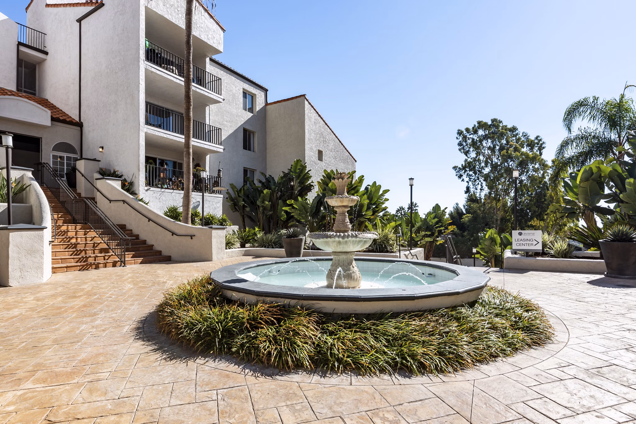 Avana Rancho Palos Verdes: Stunning coastal luxury apartments in Rancho Palos Verdes featuring modern amenities and beautiful exteriors