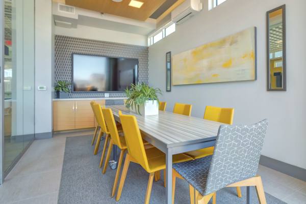 meeting facility at Elan Menlo Park Apartments
