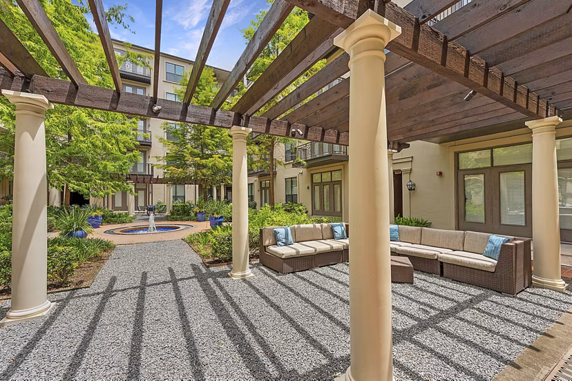 patio at La Maison River Oaks Apartments