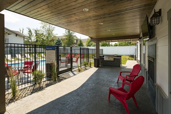 pool at Villas at Tullamore Apartments