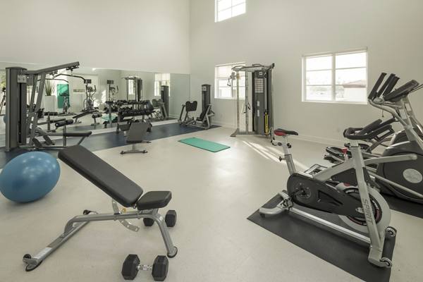 fitness center at Luxe Pasadena Apartments