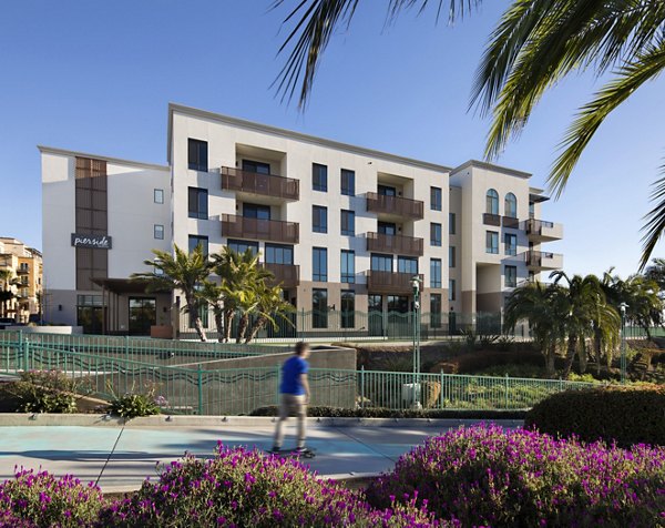 Pierside Apartments: Coastal luxury apartment in Charleston