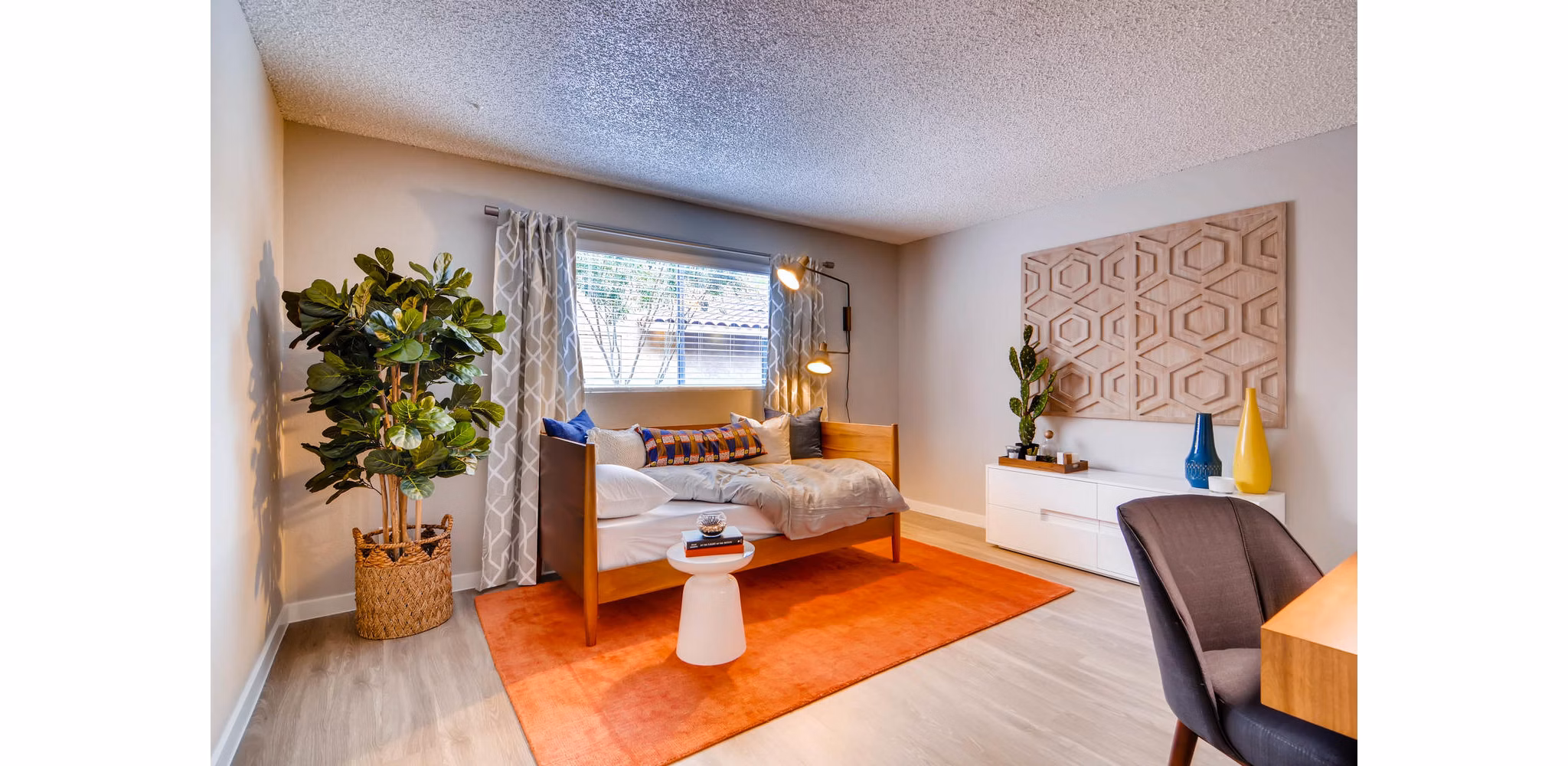 bedroom/home office at Visconti at Camelback Apartments