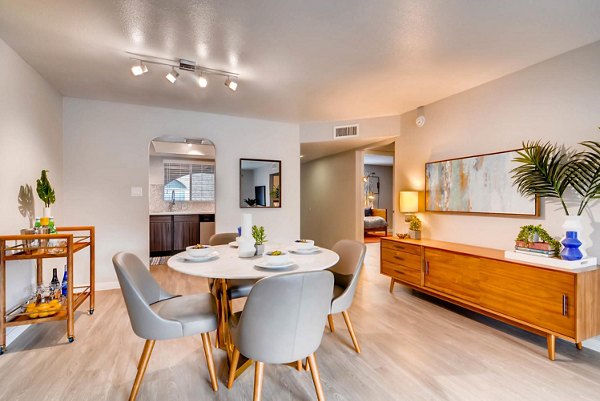 dining room at Visconti at Camelback Apartments