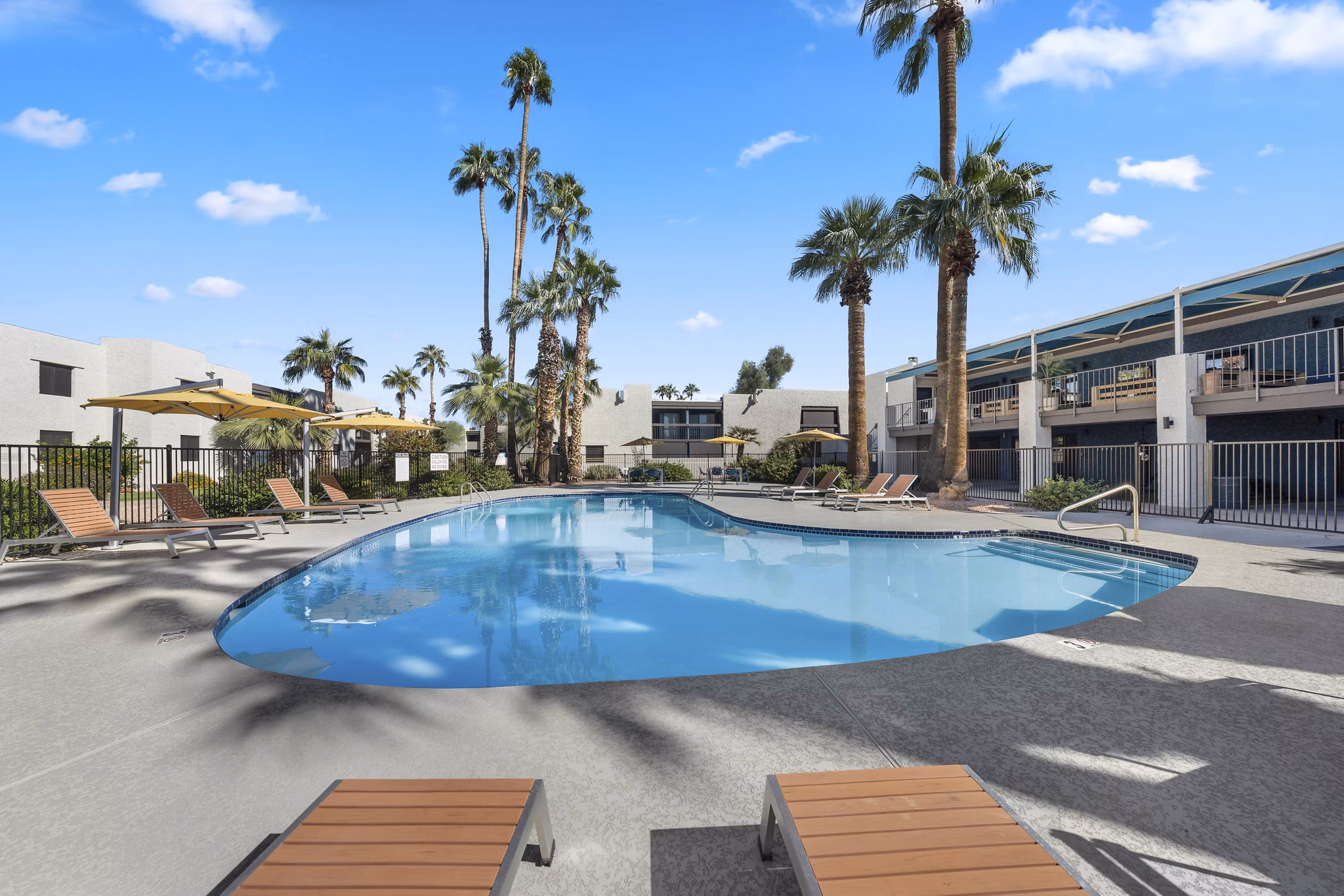 pool at Visconti at Camelback Phase II Apartments