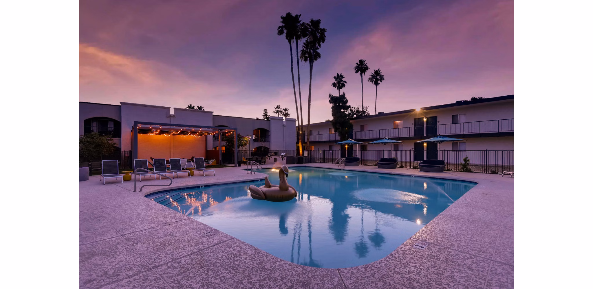 pool at Visconti at Camelback Apartments
