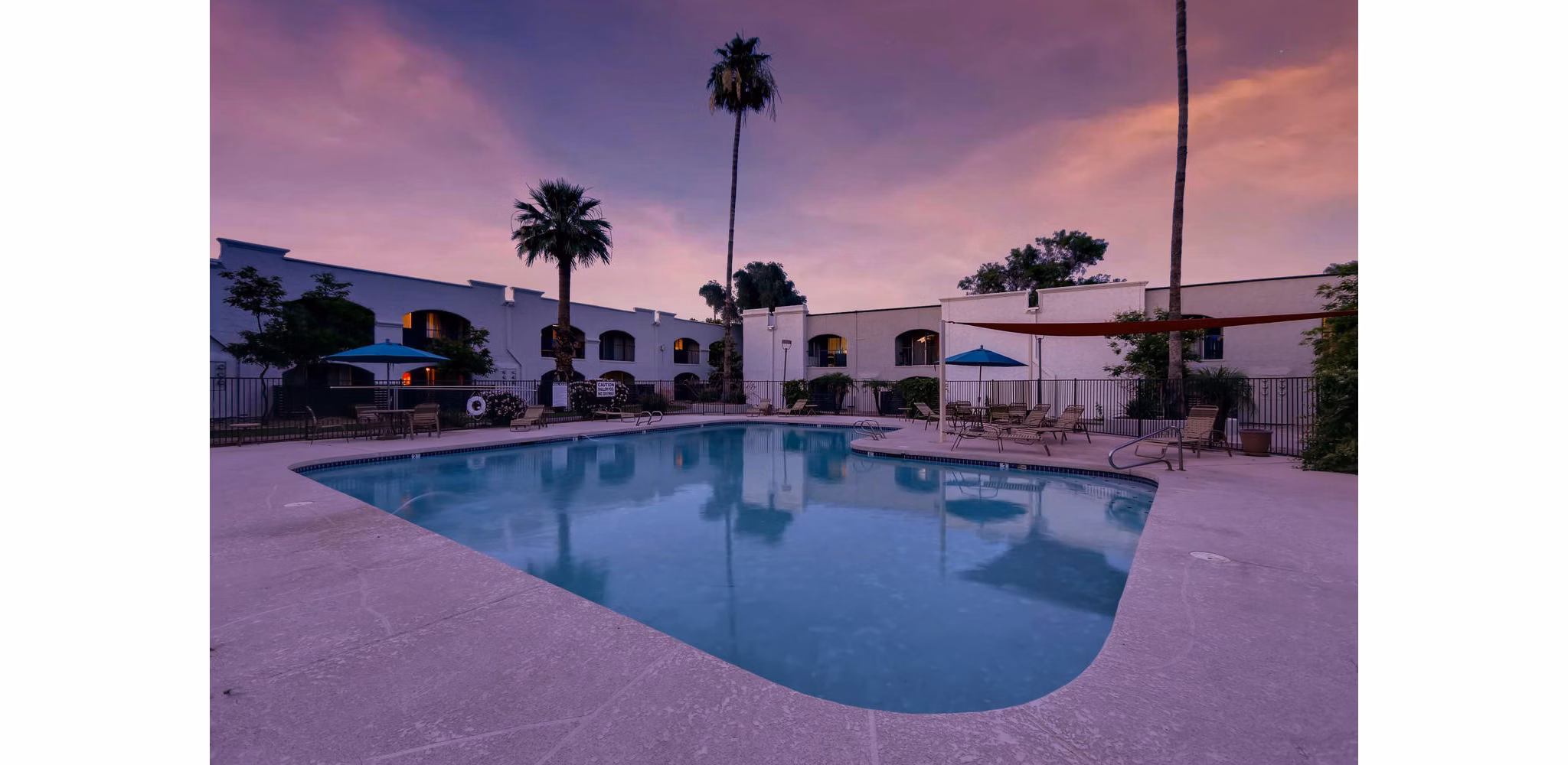 pool at Visconti at Camelback Apartments
