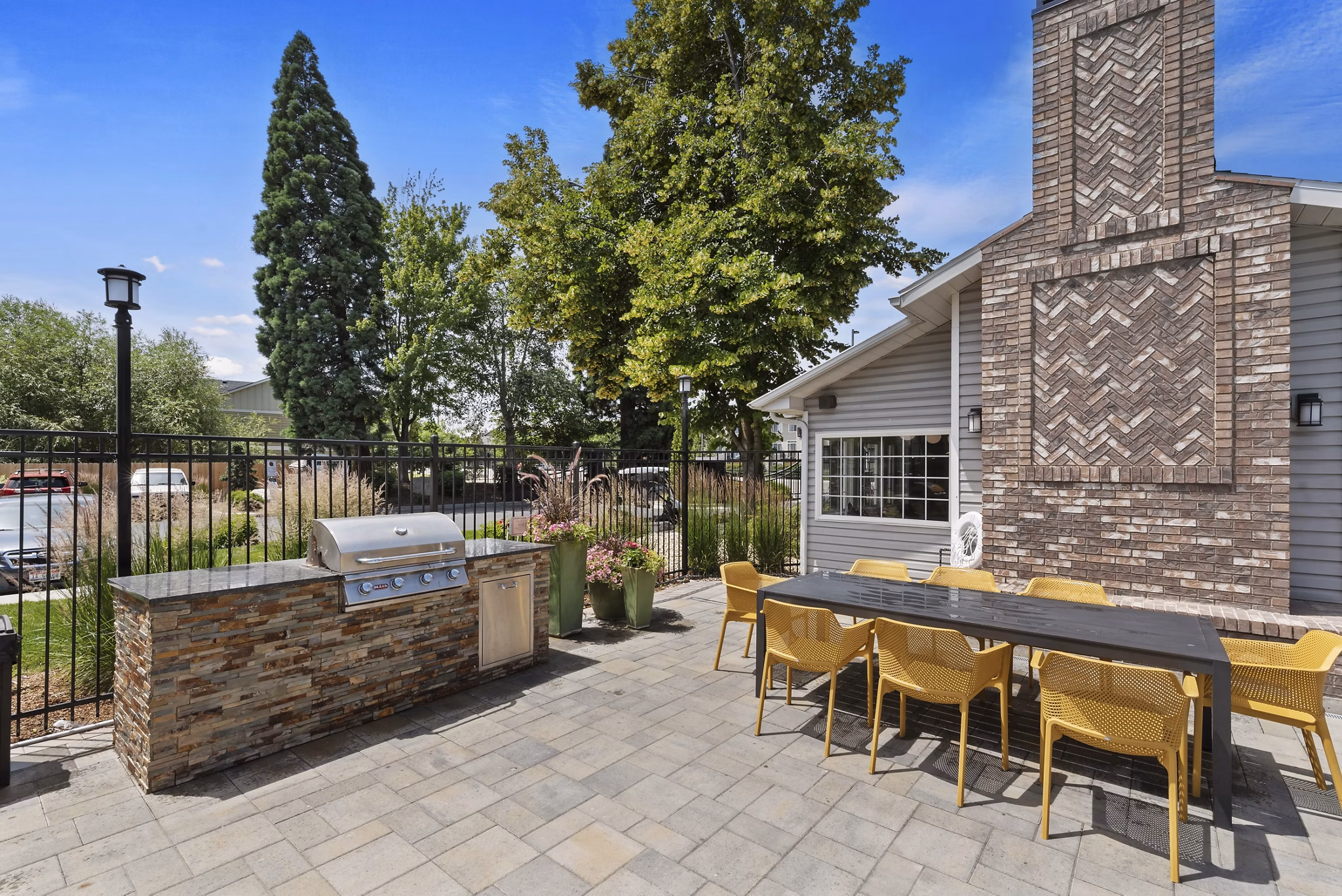 grill area/patio at Rosewood Premier Apartments