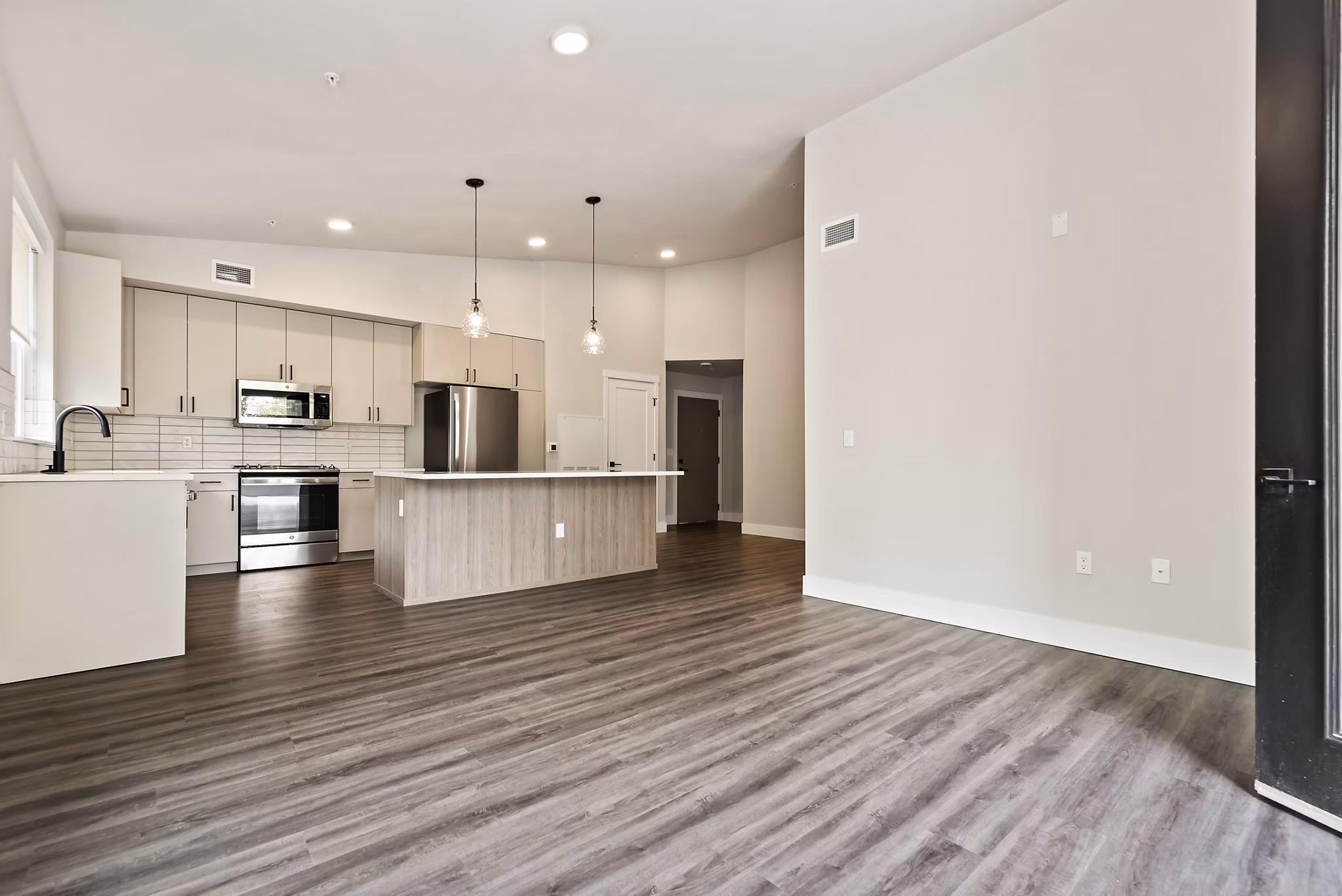 kitchen at River Pointe Apartments