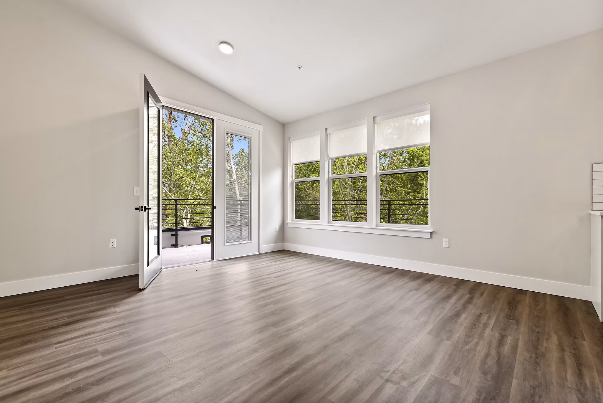 living room at River Pointe Apartments