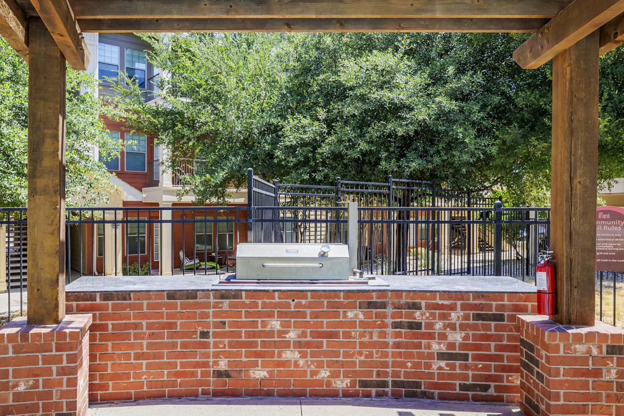 Grill area at Dorel Killeen Apartments