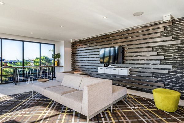 clubhouse/lobby at ORE 82 Apartments