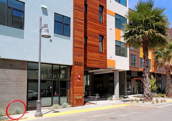 Waterbend Apartments: Contemporary luxury high-rise apartments in Greystar's urban community