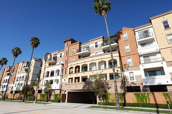exterior at Tuscany Apartments