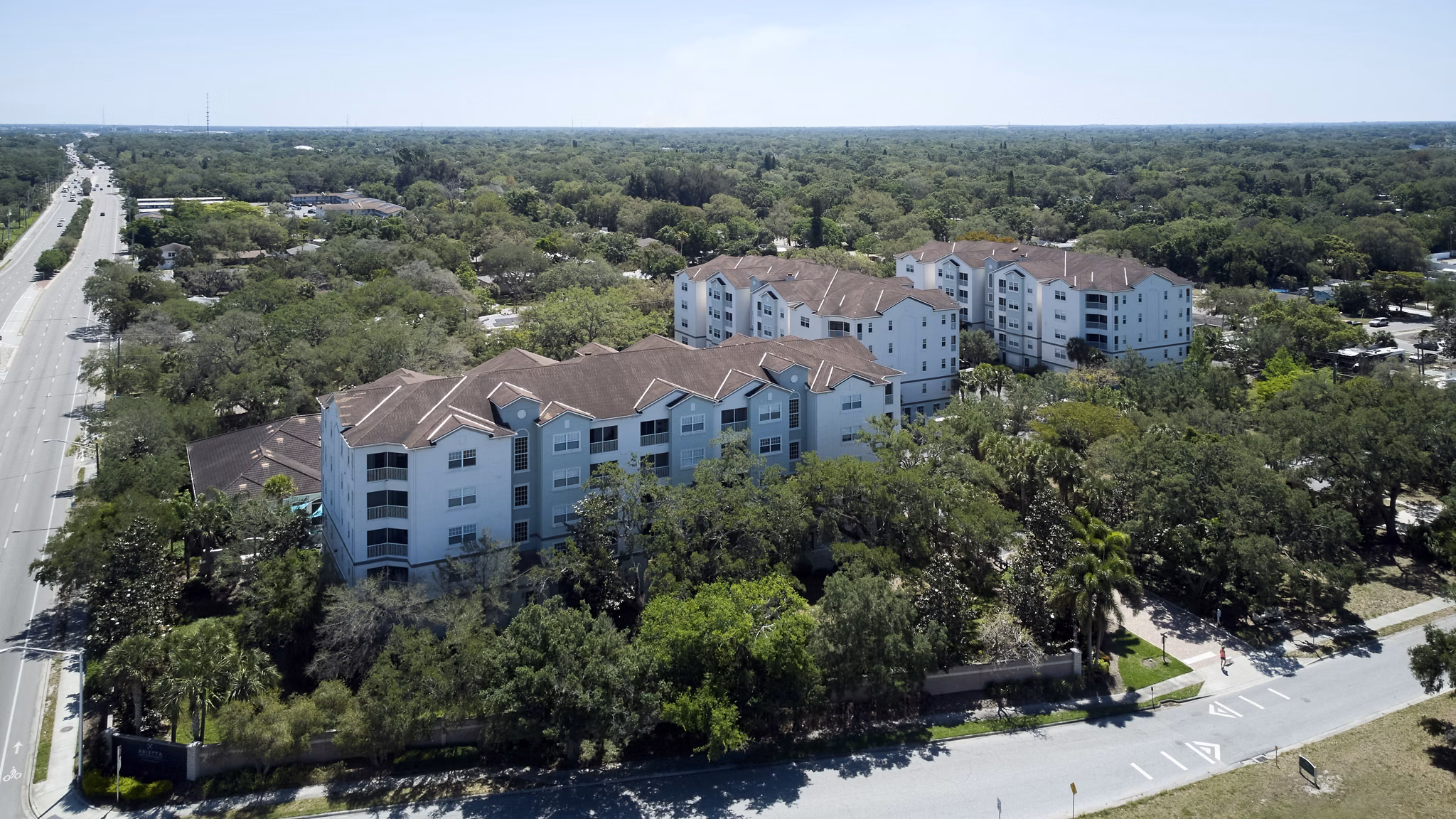 Arietta Apartments: Stylish of luxury apartments in vibrant neighborhood