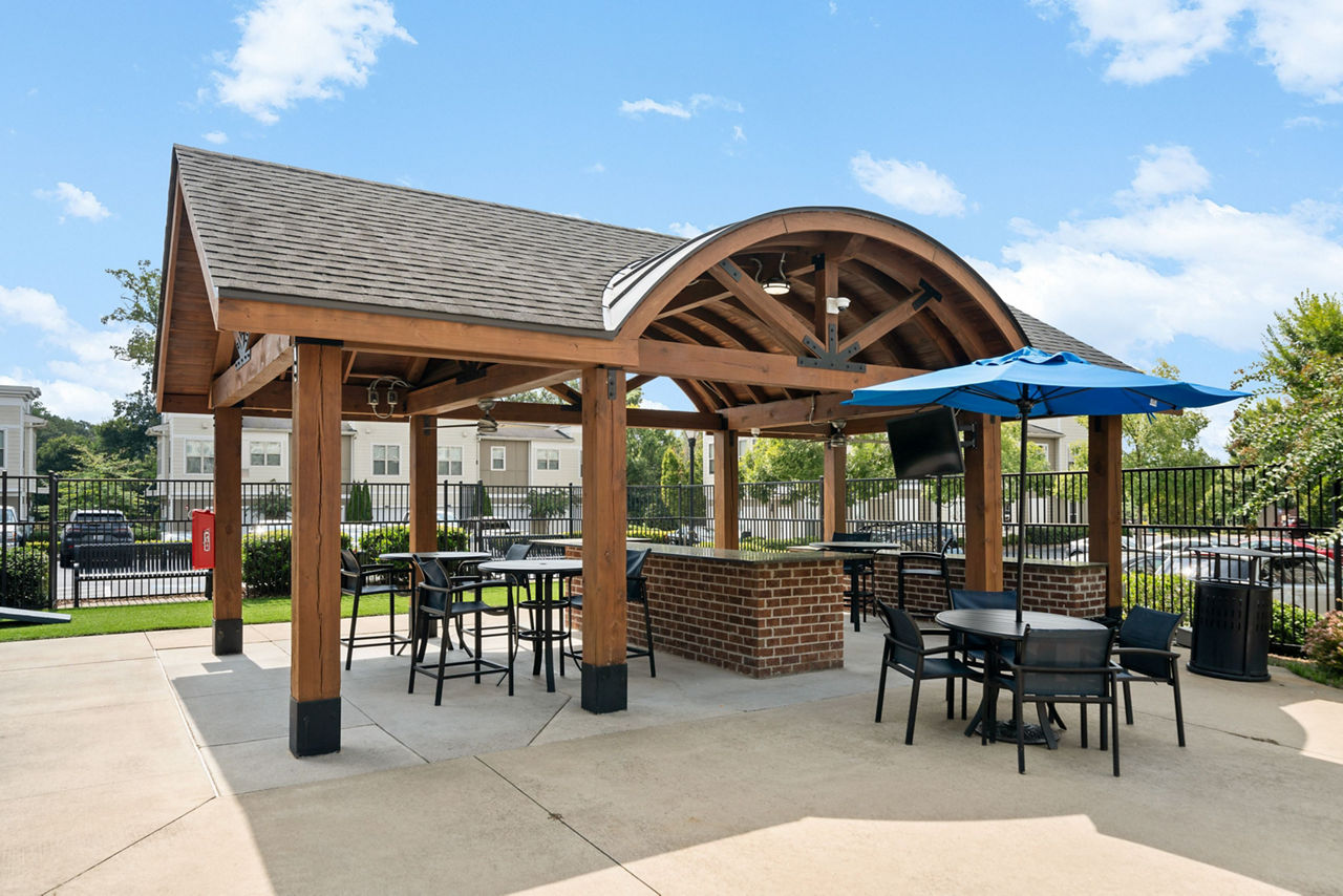 Grill area at 400 Belmont Apartments (1 of 3)