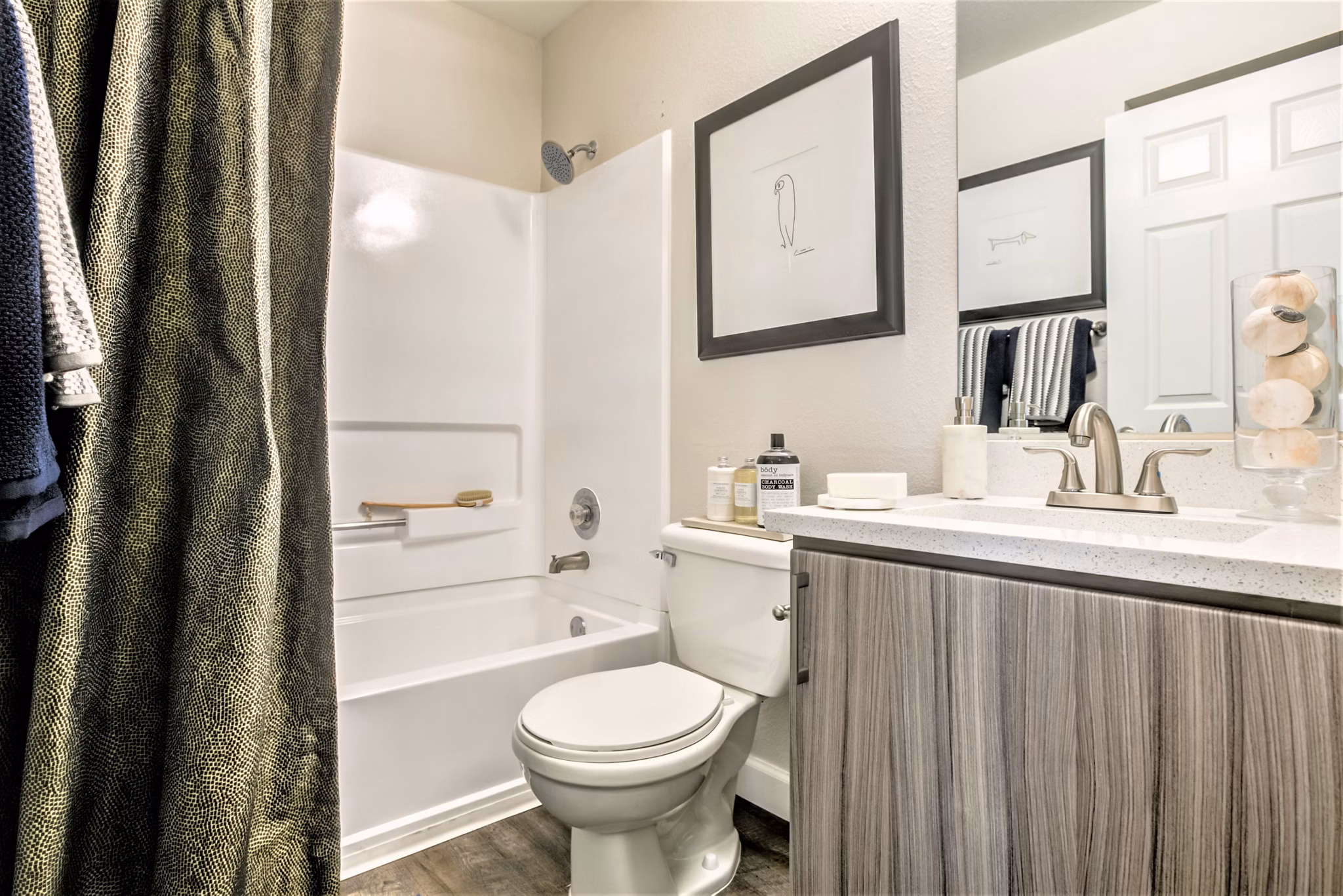 Modern bathroom with sleek fixtures at Avana Stoneridge Apartments