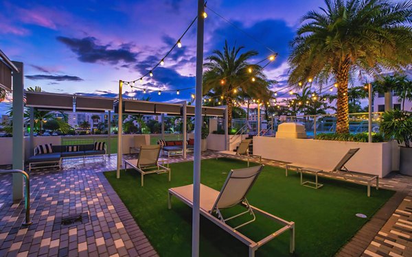 courtyard at South of Atlantic (SofA) Aparments