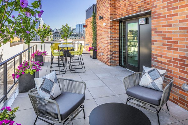 patio at Dianne Apartments