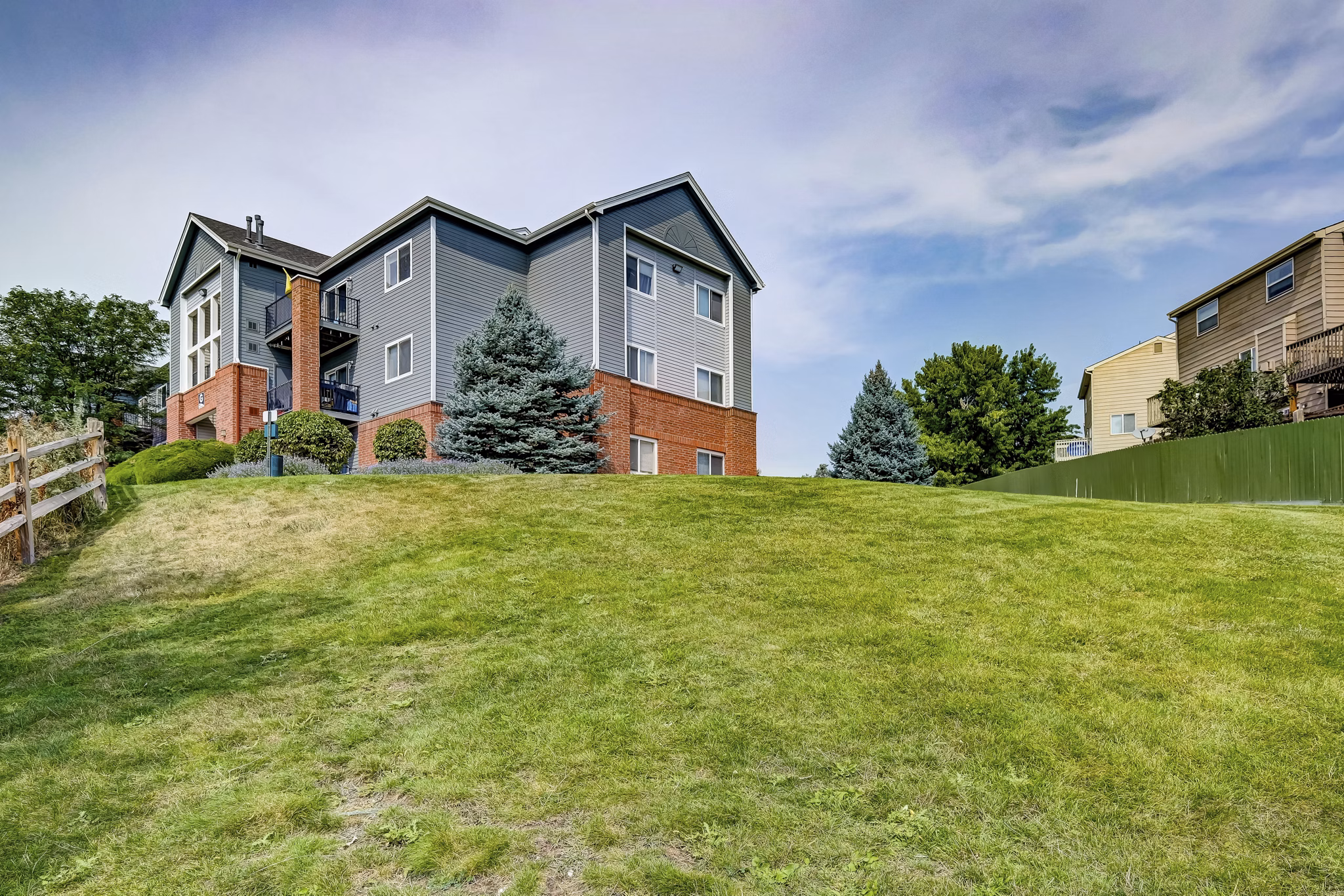 building at North Creek Apartments
