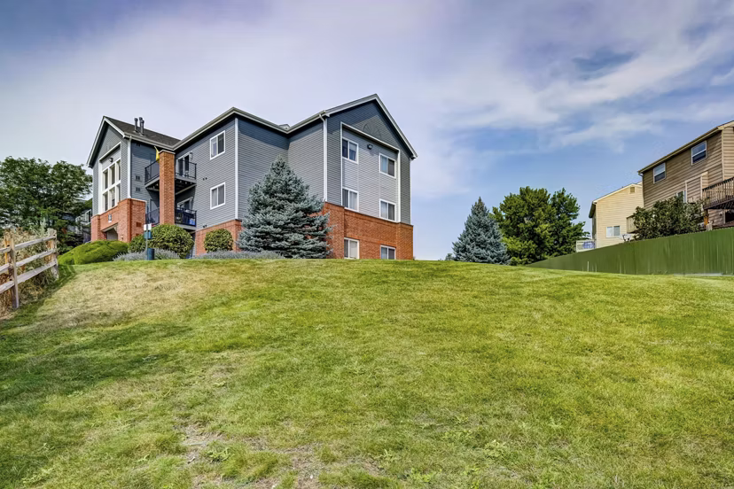 building at North Creek Apartments